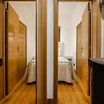 Cozy 3br Near Av Liberdade Sleeps 8 Patio Holiday home Lisbon