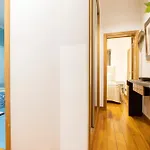 Cozy 3br Near Av Liberdade Sleeps 8 Patio Holiday home Lisbon
