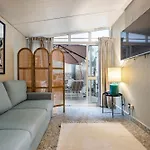 Cozy 3br Near Av Liberdade Sleeps 8 Patio Holiday home *