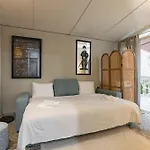 Cozy 3br Near Av Liberdade Sleeps 8 Patio Holiday home *