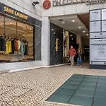 Cozy 3br Near Av Liberdade Sleeps 8 Patio Holiday home Lisbon