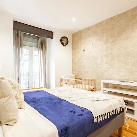 Cozy 3Br Sleeps 8 Patio Near Av Liberdade