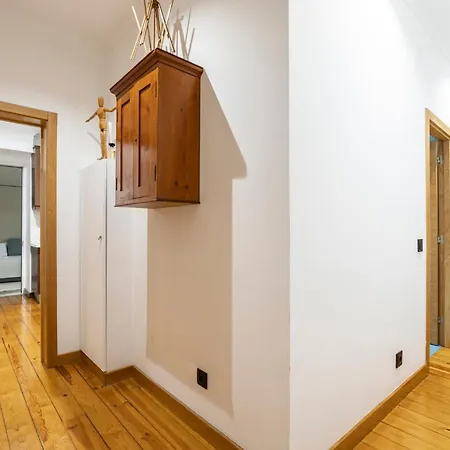 Cozy 3Br Sleeps 8 Patio Near Av Liberdade Holiday home