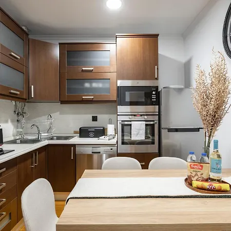 Cozy 3Br Sleeps 8 Patio Near Av Liberdade Holiday home