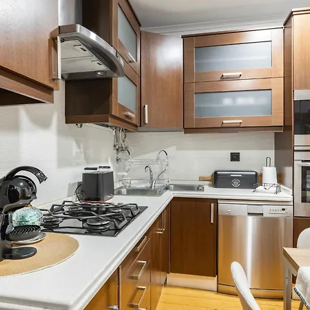 Cozy 3Br Sleeps 8 Patio Near Av Liberdade Holiday home