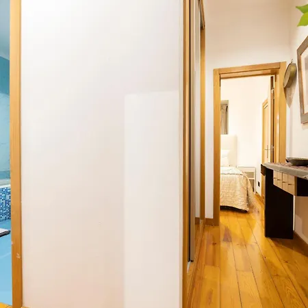 Cozy 3Br Sleeps 8 Patio Near Av Liberdade Holiday home Lisbon