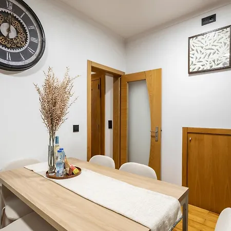 Cozy 3Br Sleeps 8 Patio Near Av Liberdade
