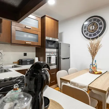 Cozy 3Br Sleeps 8 Patio Near Av Liberdade Holiday home