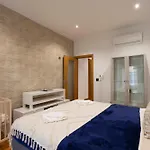 بيت للعطل Cozy 3br Near Av Liberdade Sleeps 8 Patio Lisboa